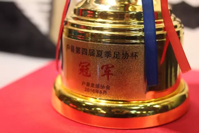 佩德里评选历史最佳阵容 梅西+C罗+内马尔三前锋